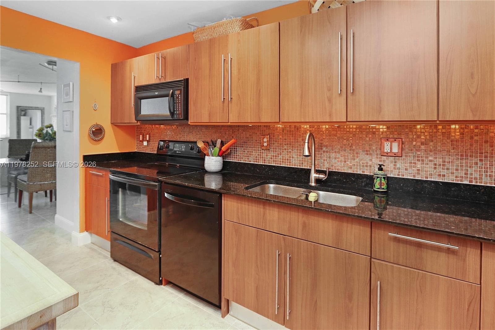 3001 Ocean Dr 411 photo 9