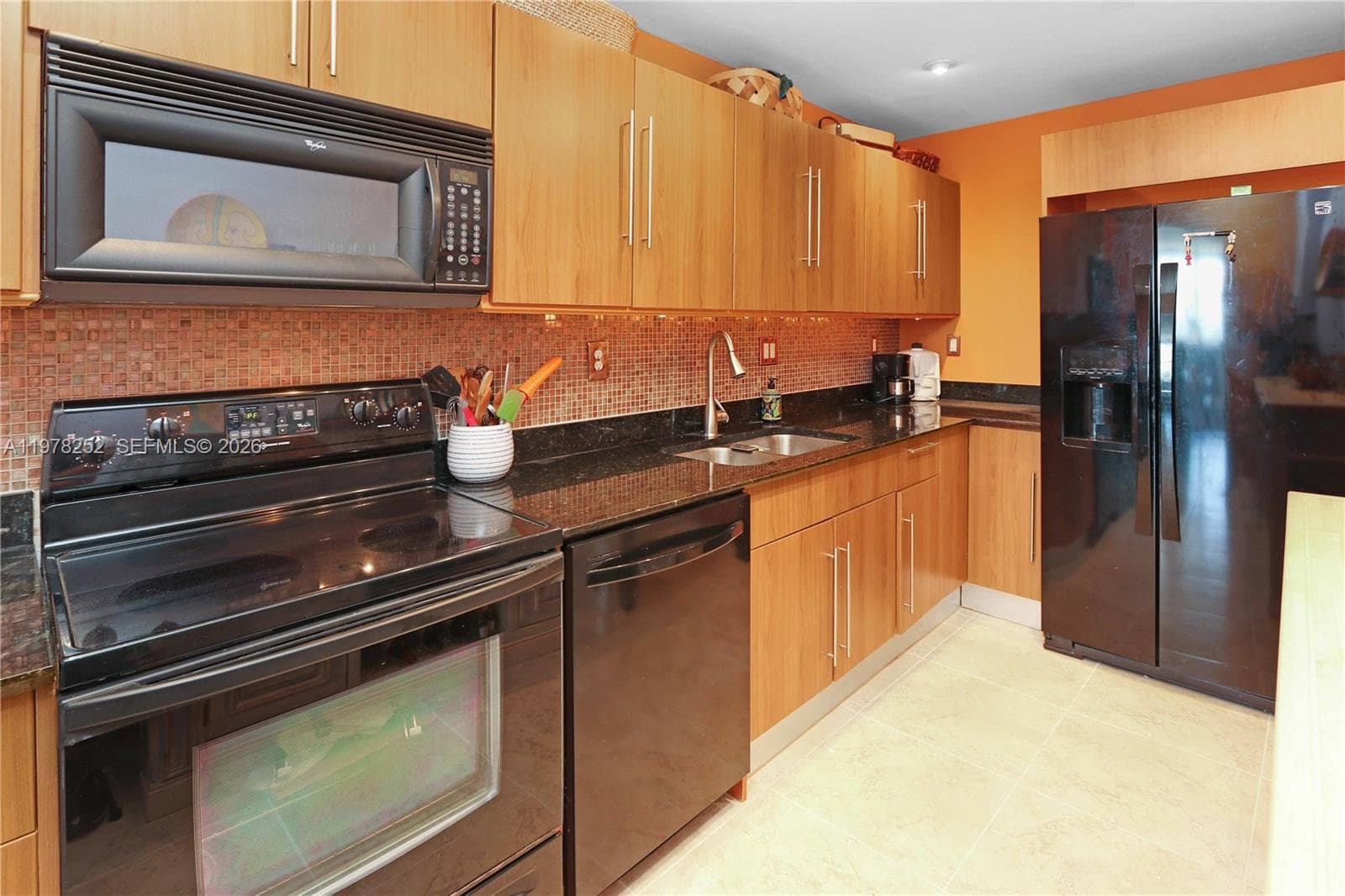 3001 Ocean Dr 411 photo 10