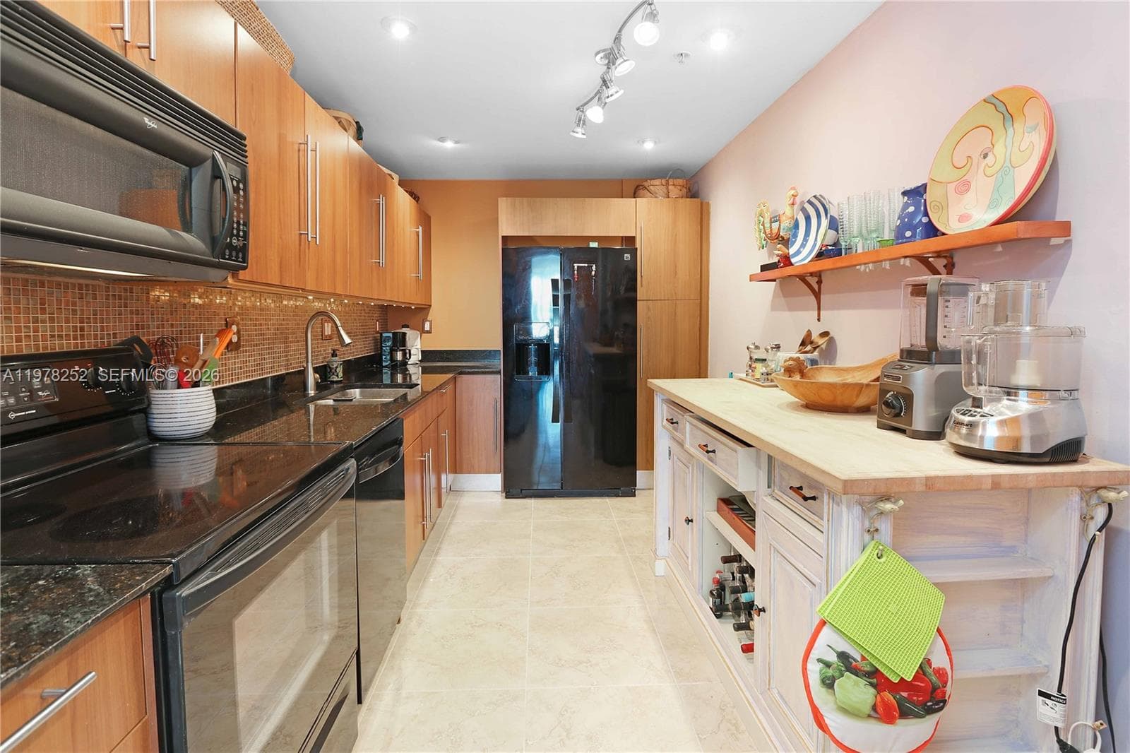 3001 Ocean Dr 411 photo 11