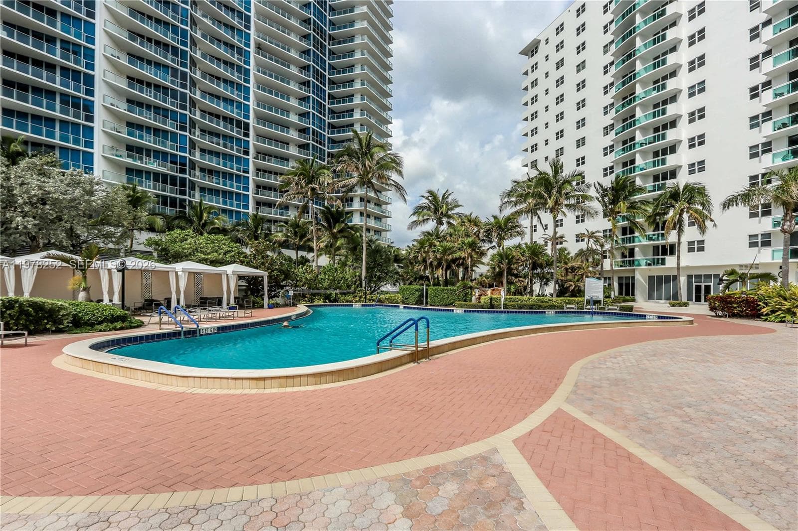 3001 Ocean Dr 411 photo 19
