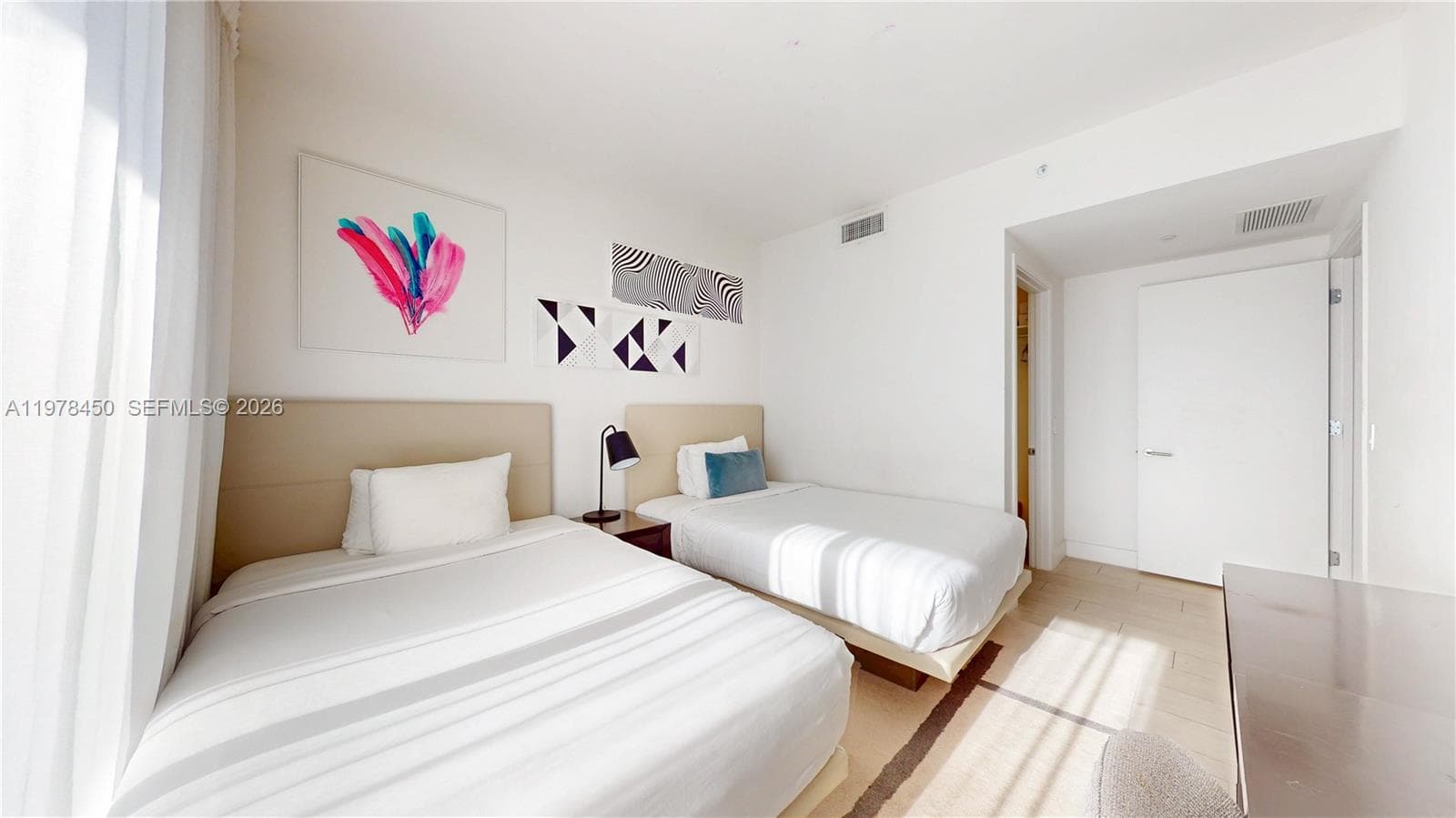4010 Ocean Dr R1004 photo 23