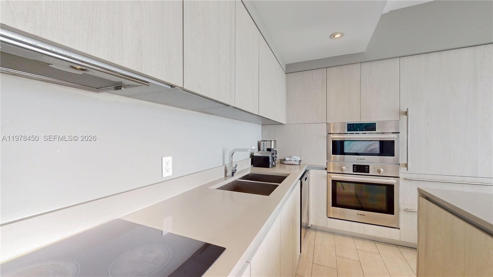 4010 Ocean Dr R1004 photo 10
