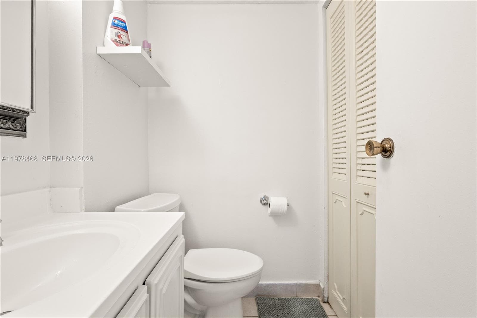 1000 Parkview Dr 115 photo 15