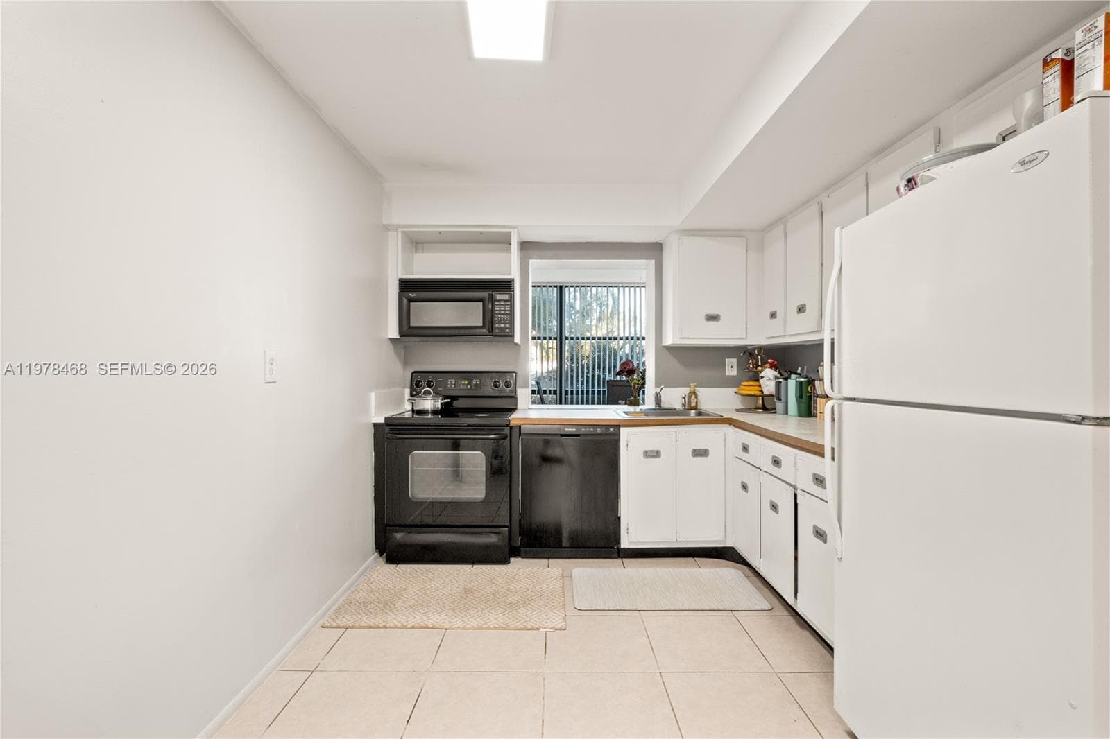 1000 Parkview Dr 115 photo 11