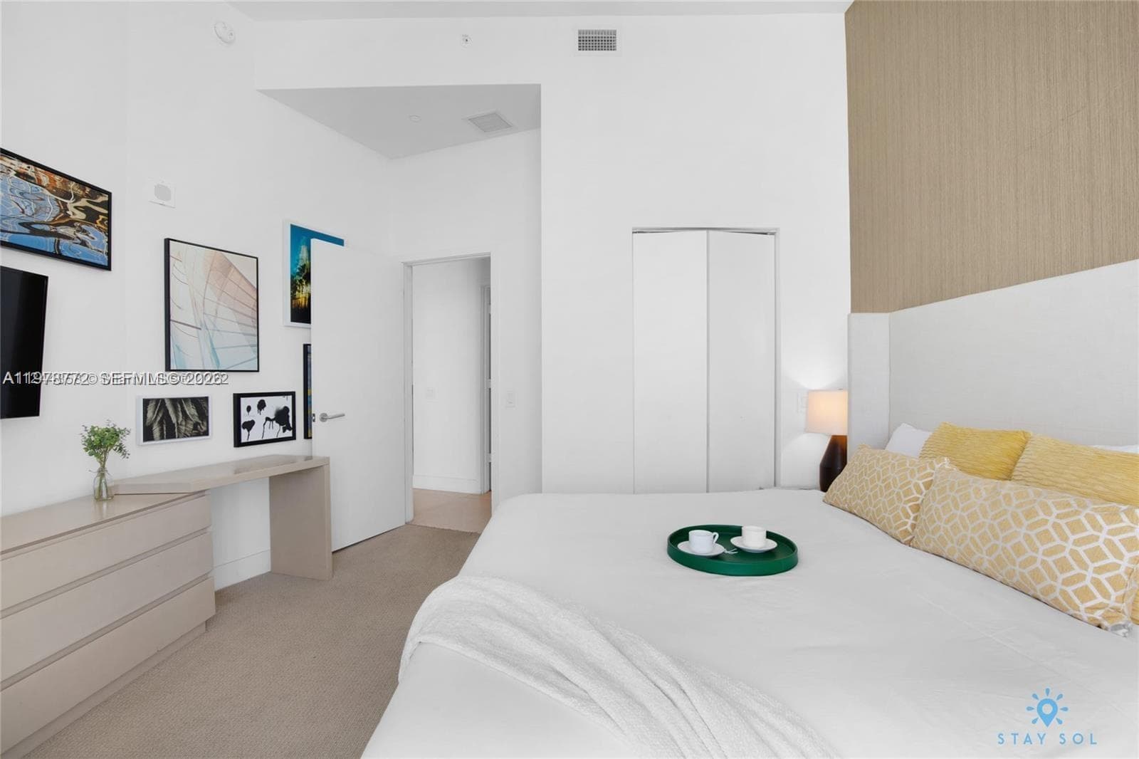4111 Ocean Dr 3