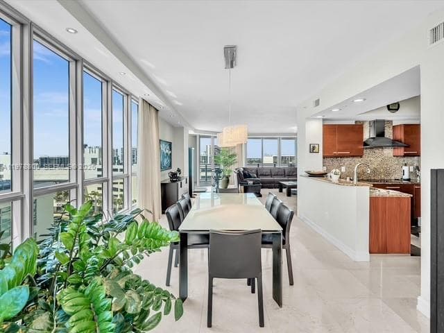 3535 Ocean Dr 905 photo 13