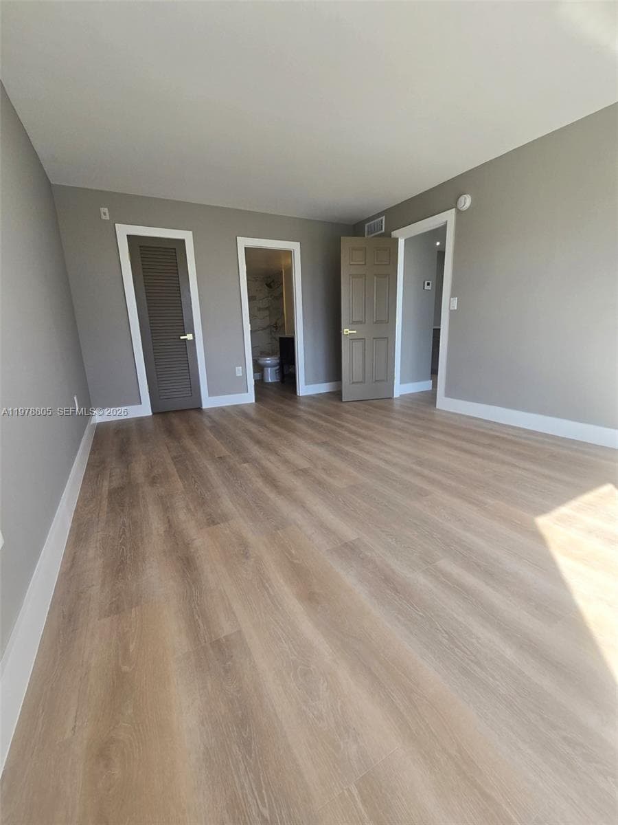 9800 W Bay Harbor Dr 305 photo 10