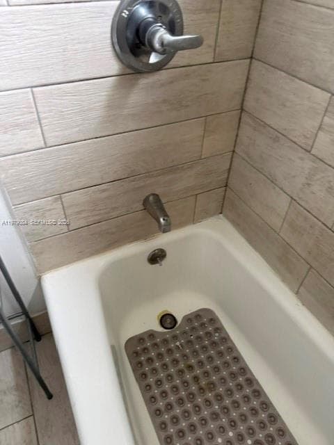 2430 NE 135th St 102 photo 22