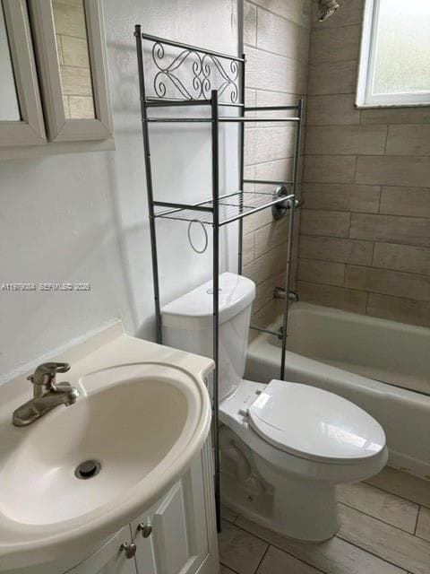 2430 NE 135th St 102 photo 20