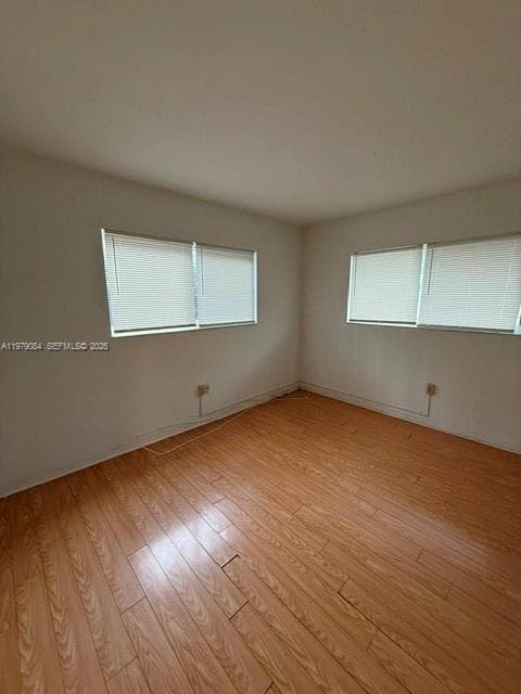2430 NE 135th St 102 photo 24