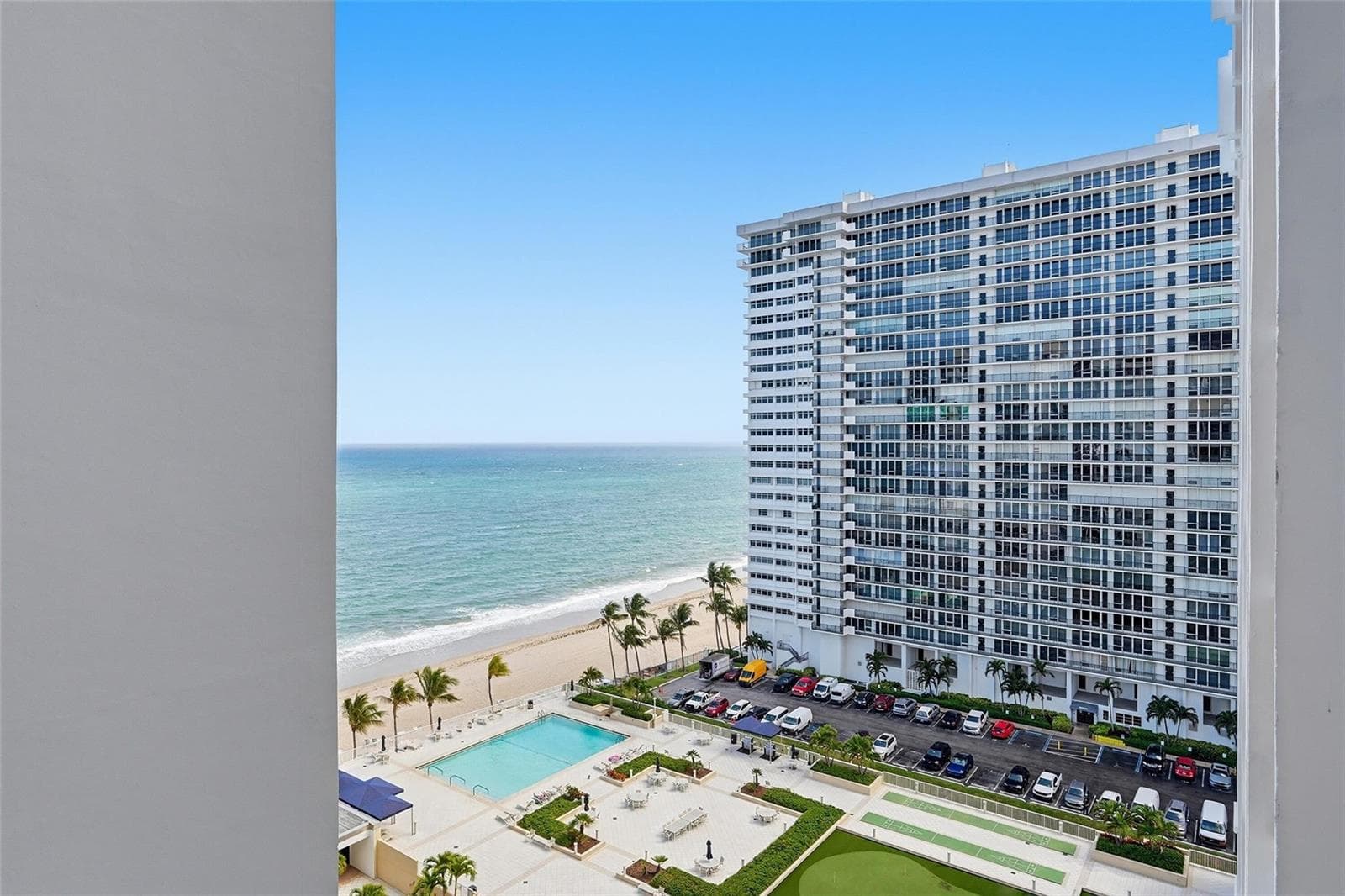 4300 N Ocean Boulevard 14g photo 7