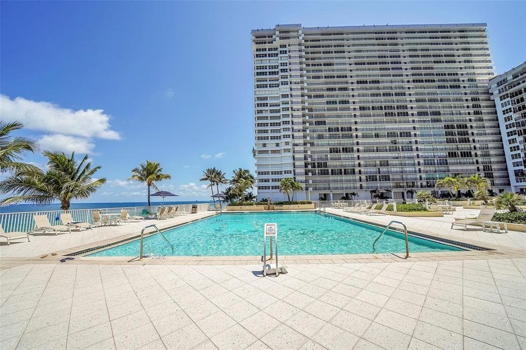 4300 N Ocean Boulevard 14g photo 11