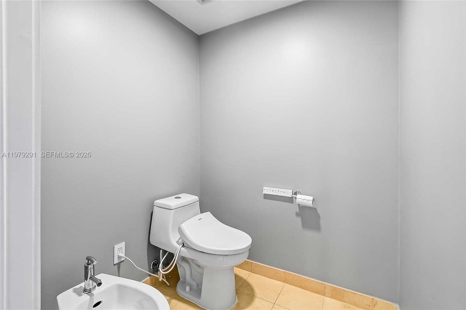 3101 Ocean Dr 1206 photo 13