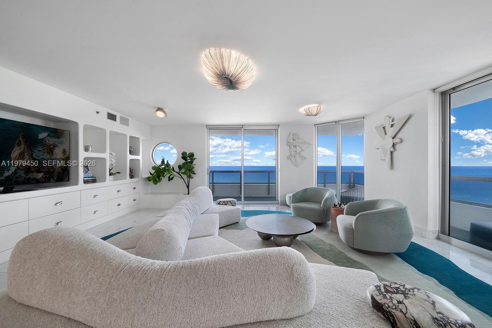 5801 Collins Ave 1