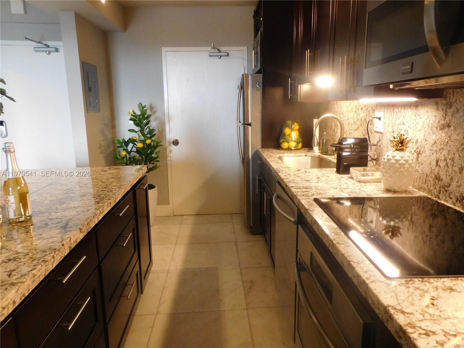 5401 Collins Ave 526 photo 11