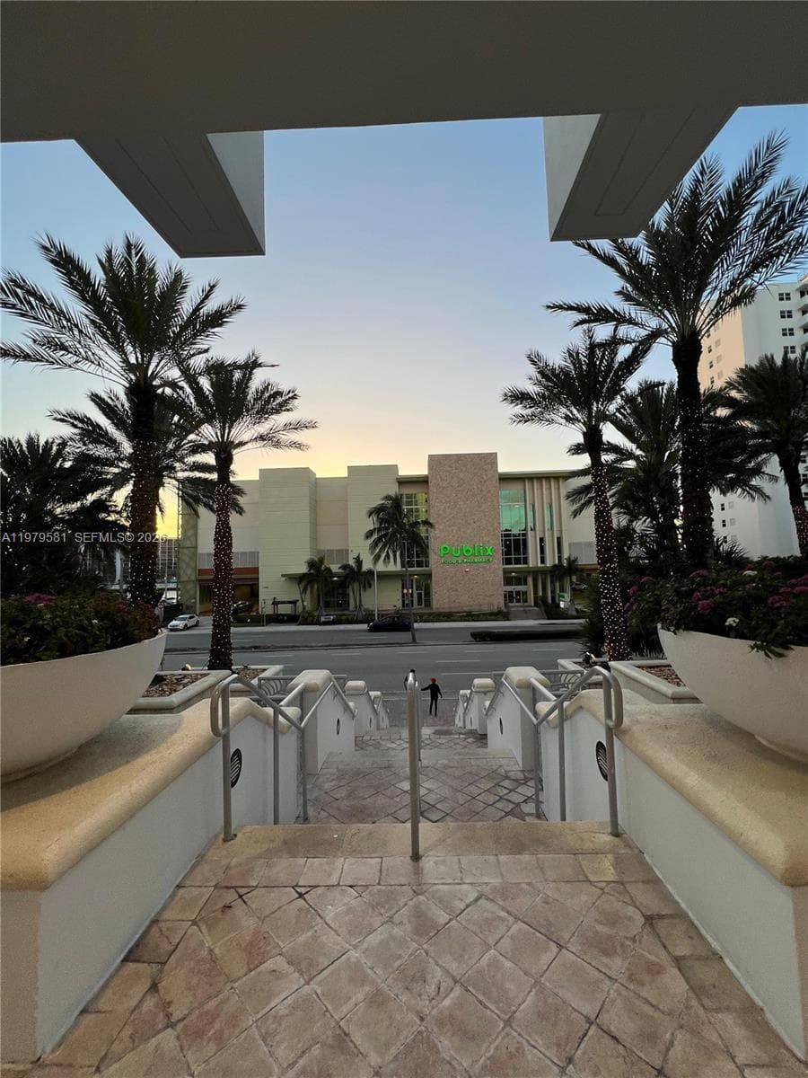 3101 Ocean Dr 2