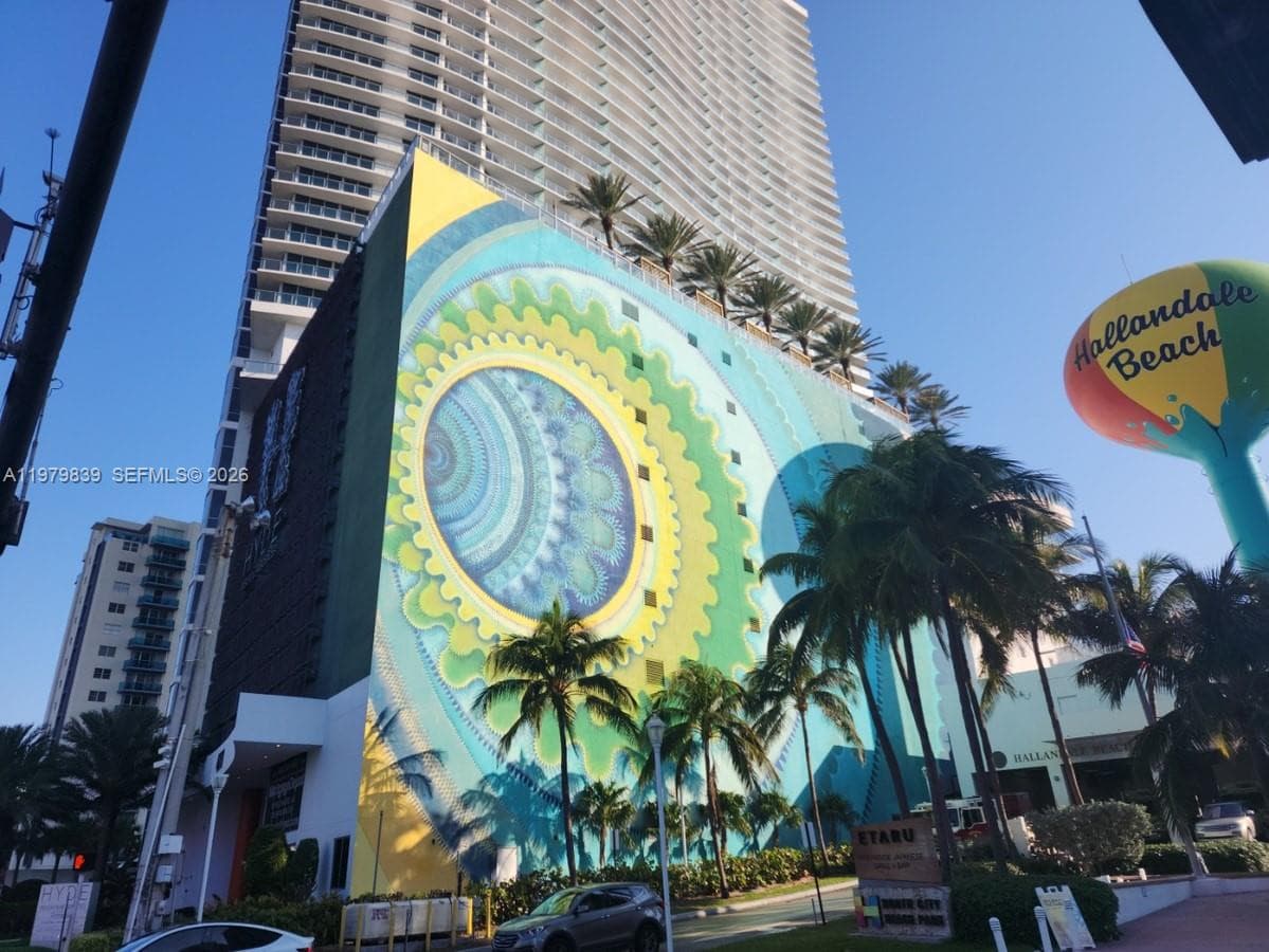 4111 Ocean Dr 3