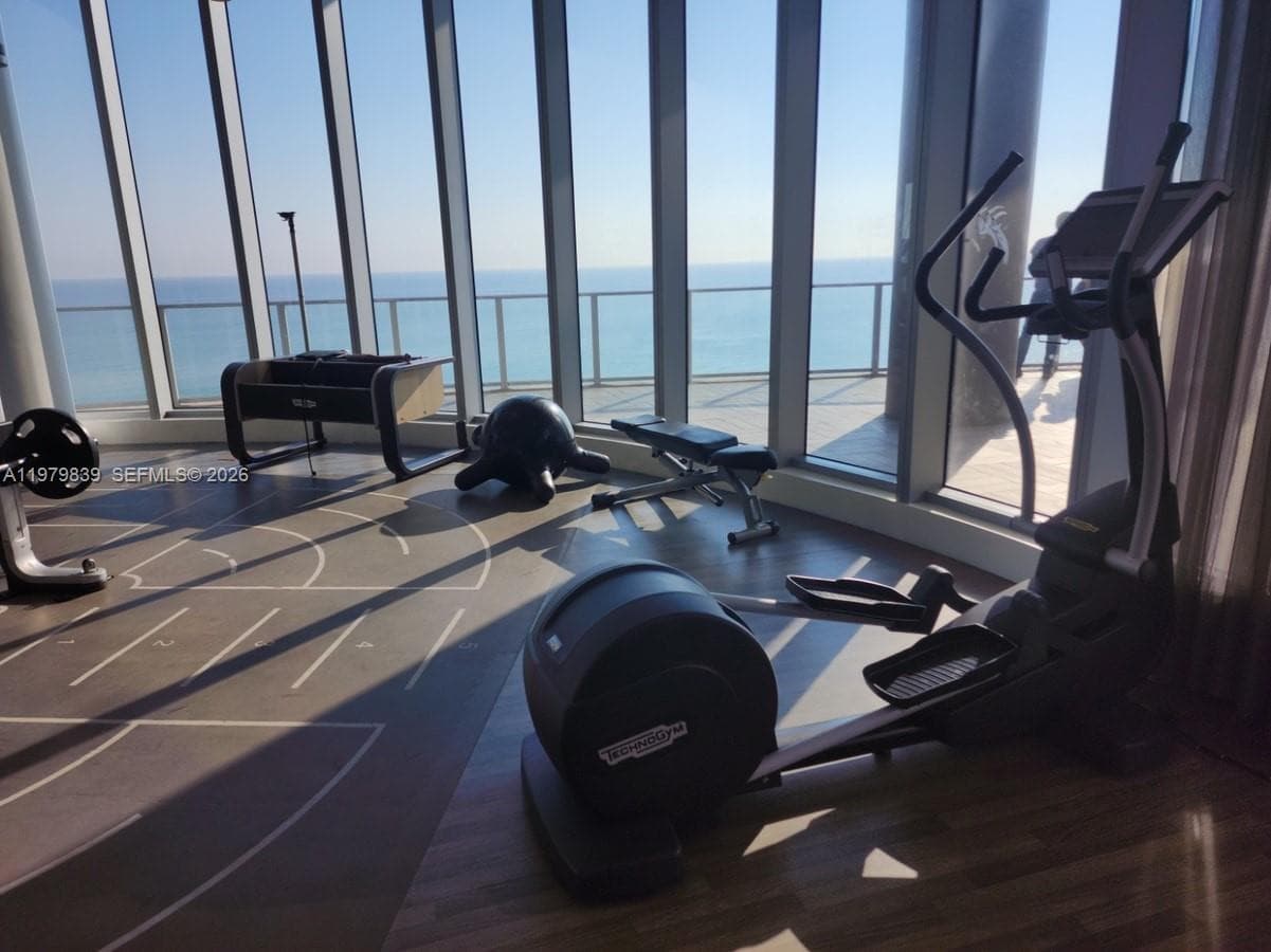 4111 Ocean Dr 5
