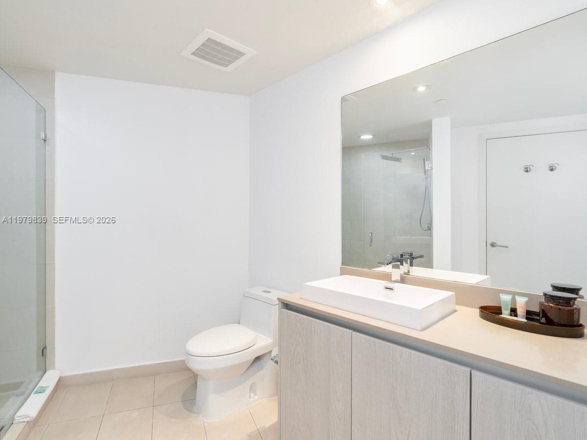 4111 Ocean Dr 1206 photo 15