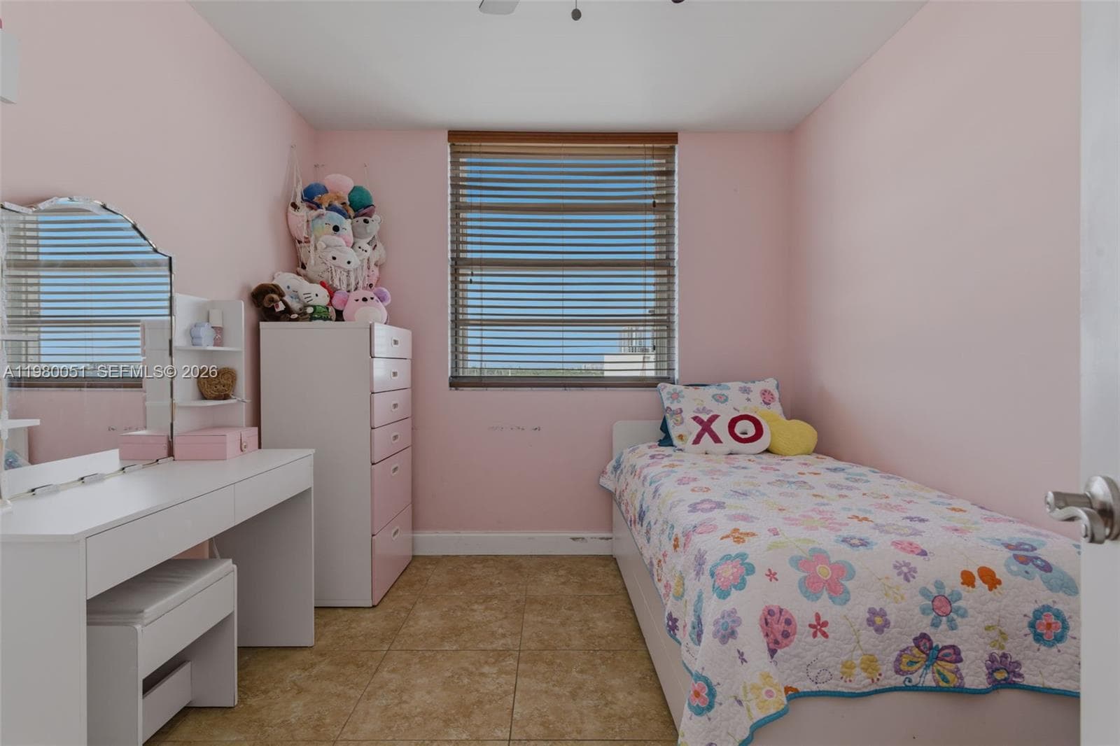 2841 NE 163rd St 802 photo 18