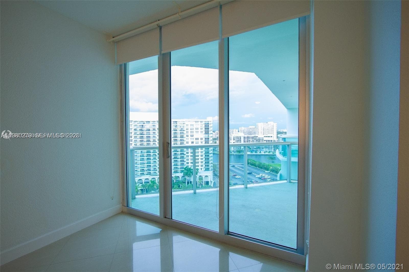 3801 S Ocean Dr (Avail April 1, 2026) PH16S photo 18