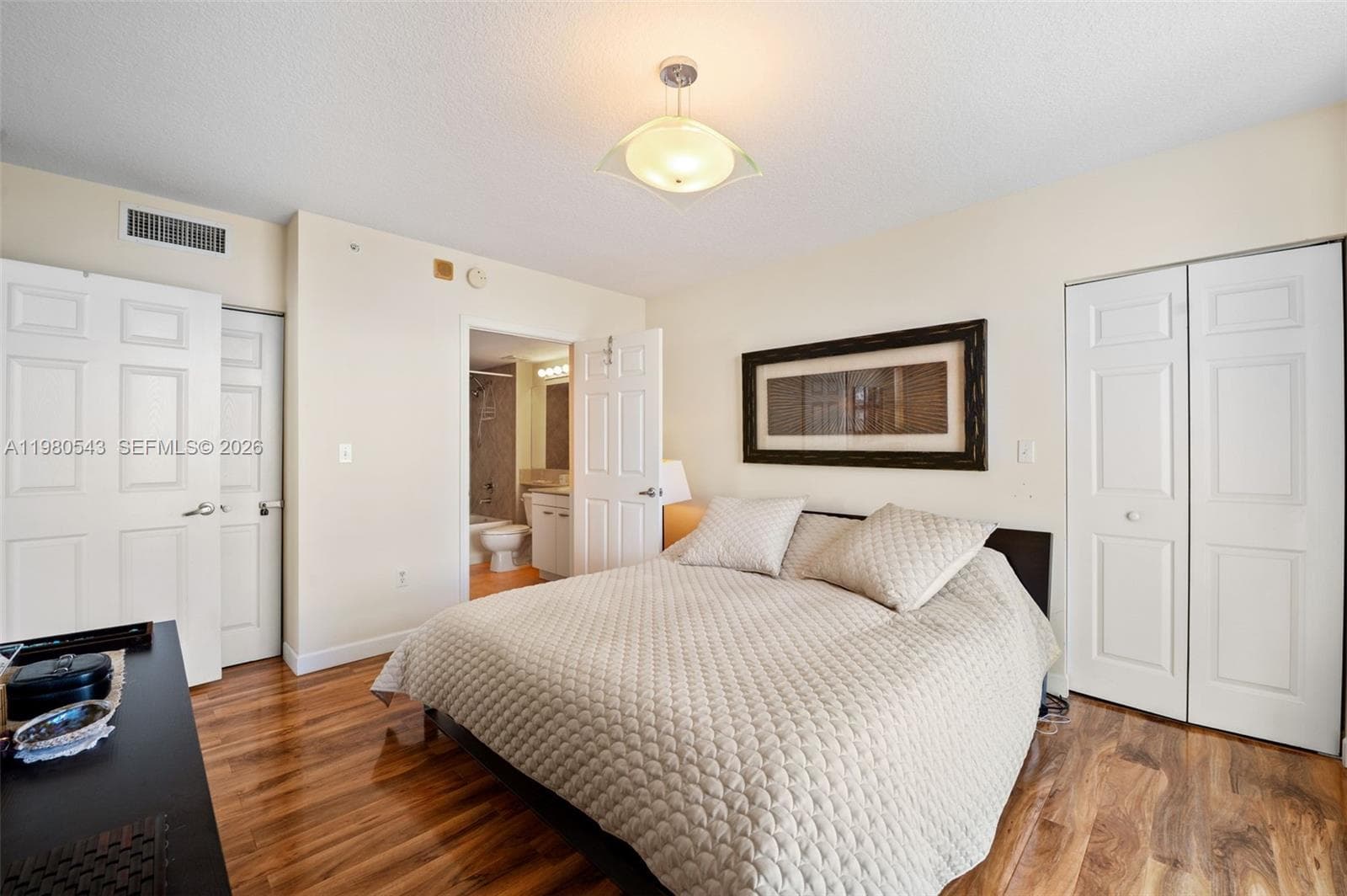 2080 Ocean Dr 1402 photo 19