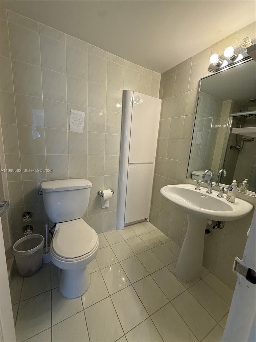 3140 Ocean Dr 310 photo 7