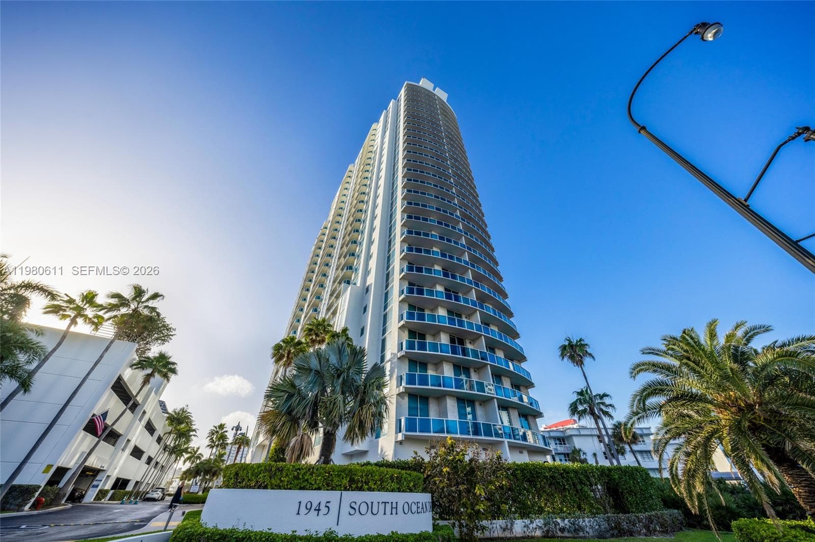 1945 Ocean Dr 714 photo 20