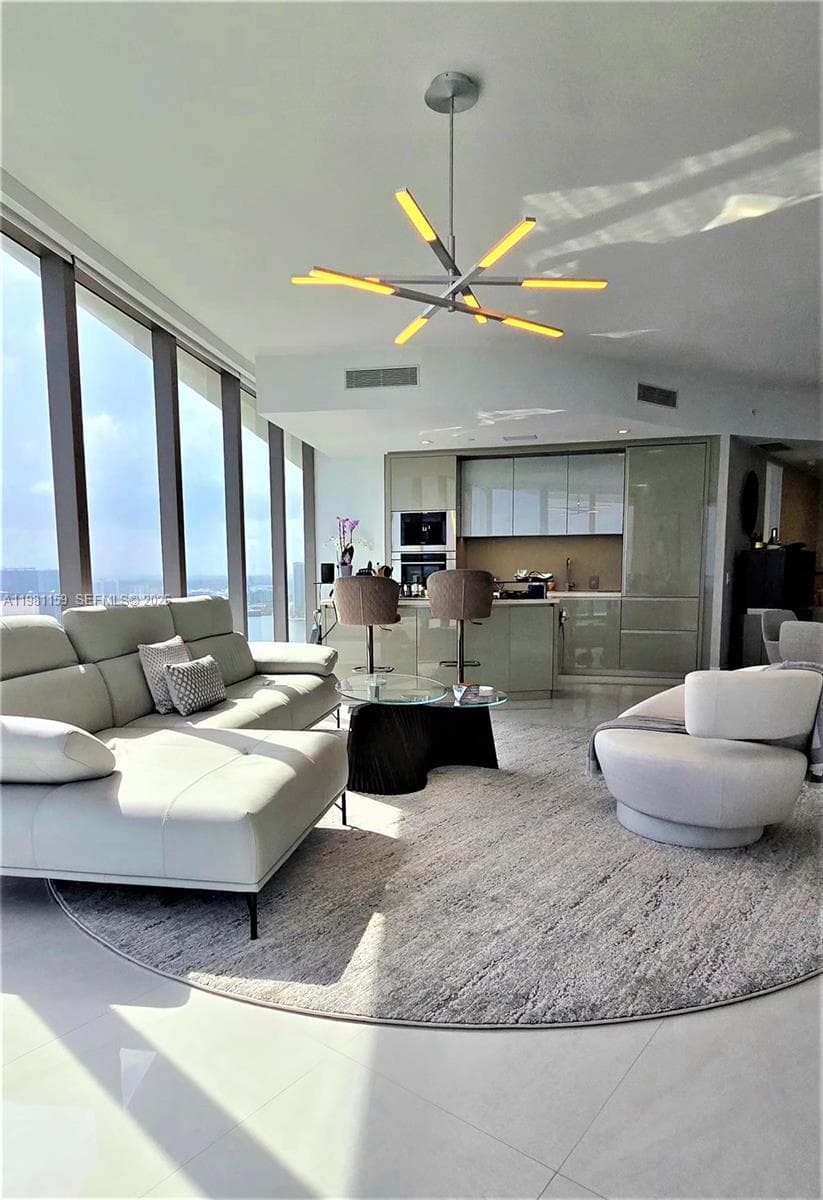 18975 Collins Ave 2