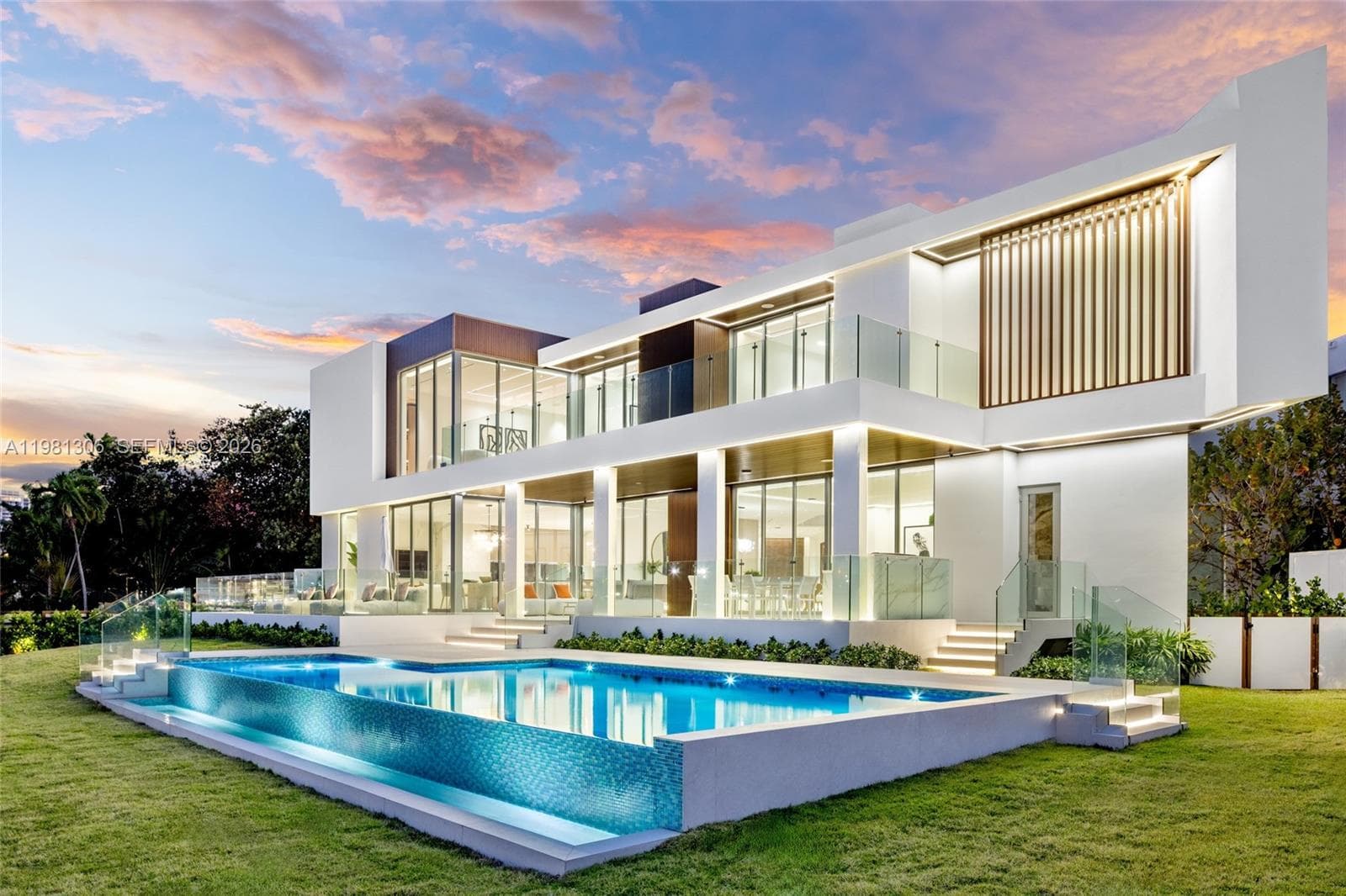 503 Palm Dr 2