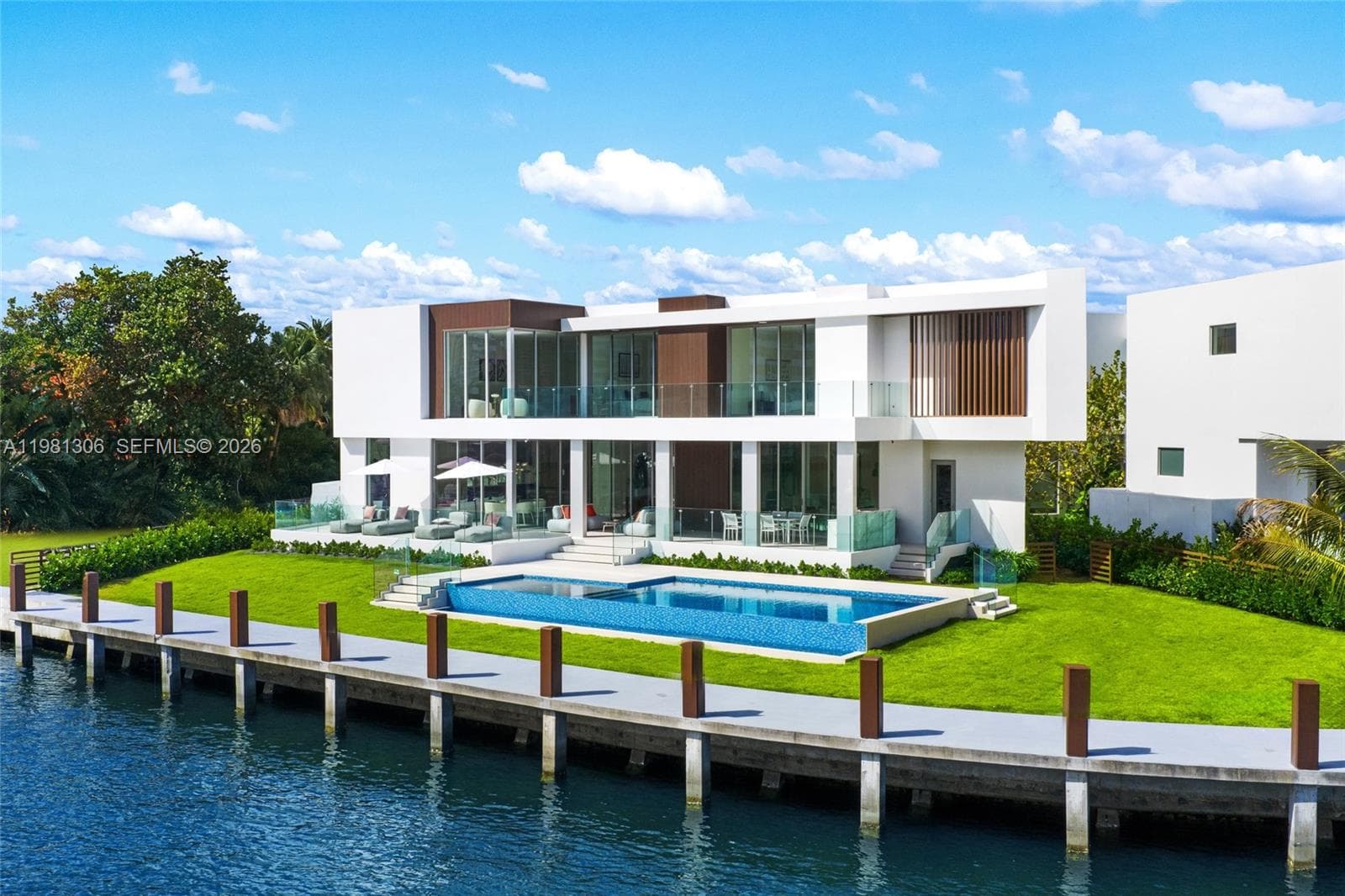 503 Palm Dr 3