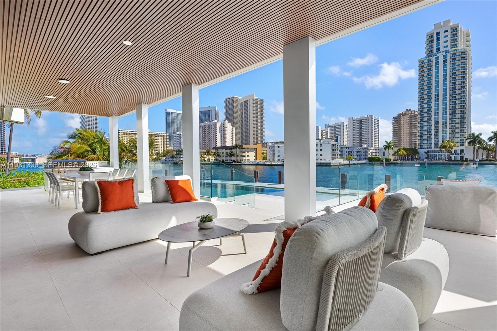 503 Palm Dr photo 10