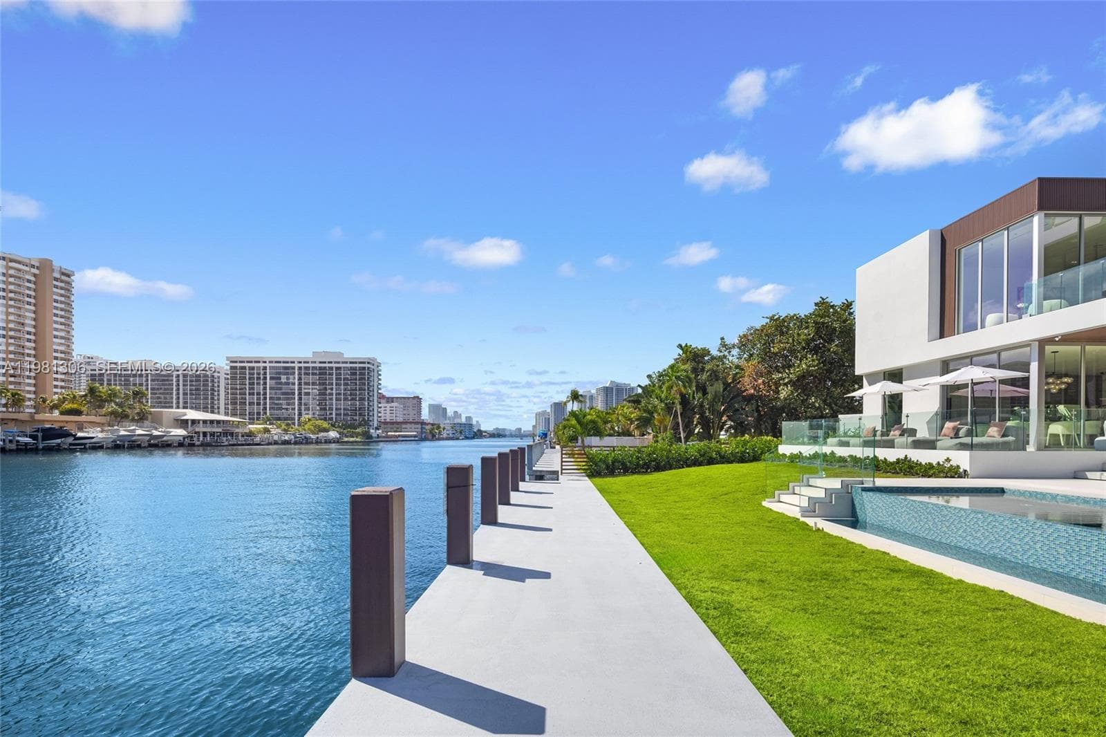 503 Palm Dr 4