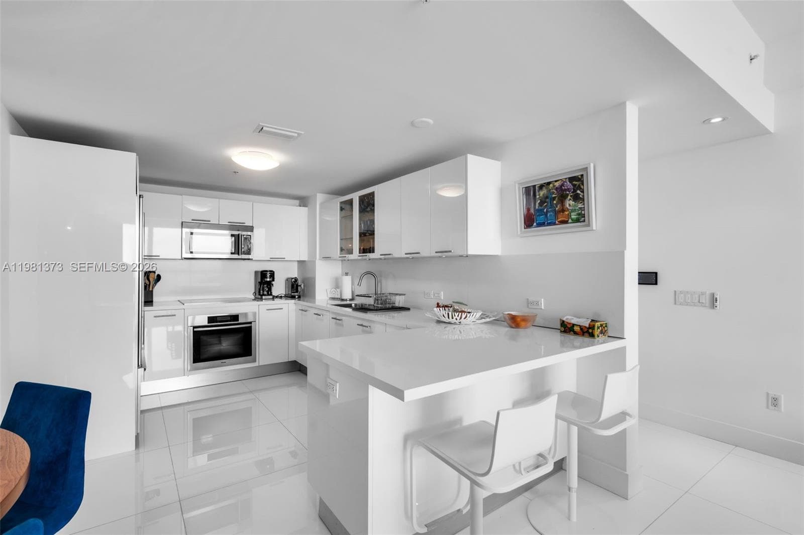 6899 Collins Ave 1602 photo 9