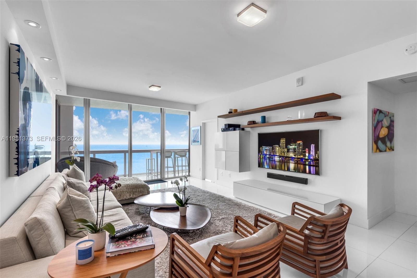 6899 Collins Ave 4
