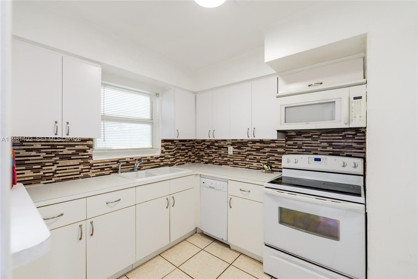 2225 NE 123rd St 114 photo 6