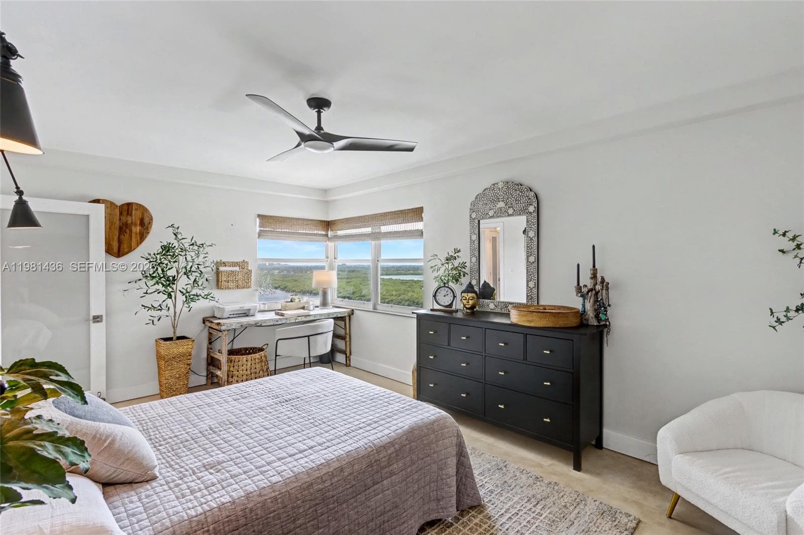 3111 Ocean Dr 1612 photo 22