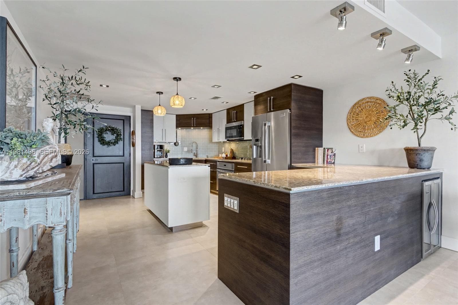 3111 Ocean Dr 5
