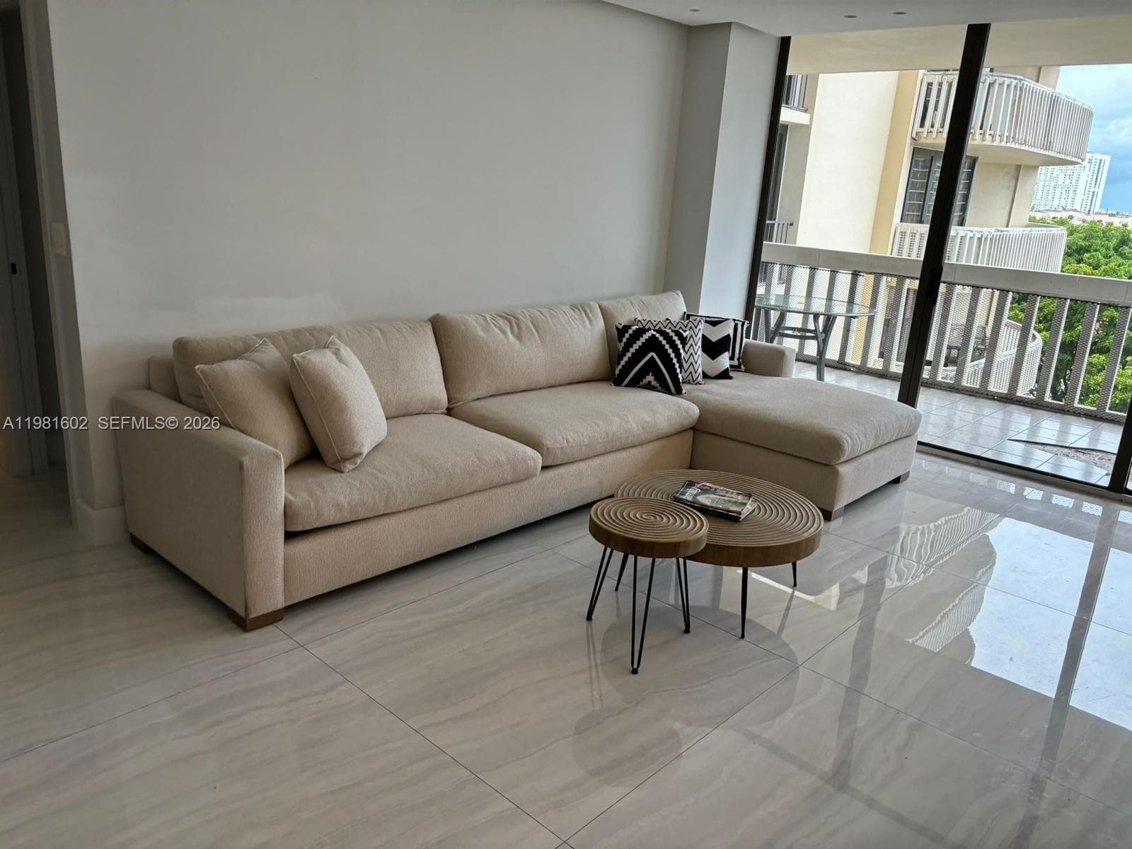 19355 Turnberry Way 5L photo 3