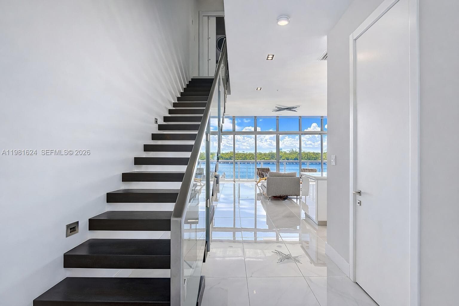 2890 Ocean Dr photo 7