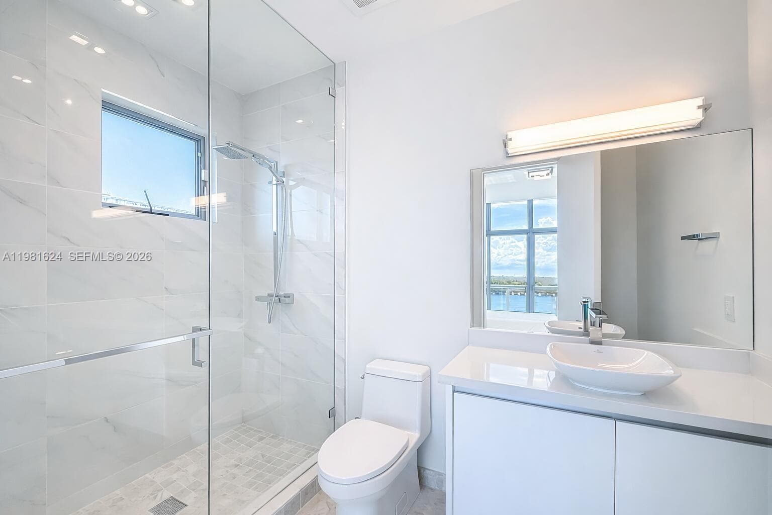 2890 Ocean Dr photo 10