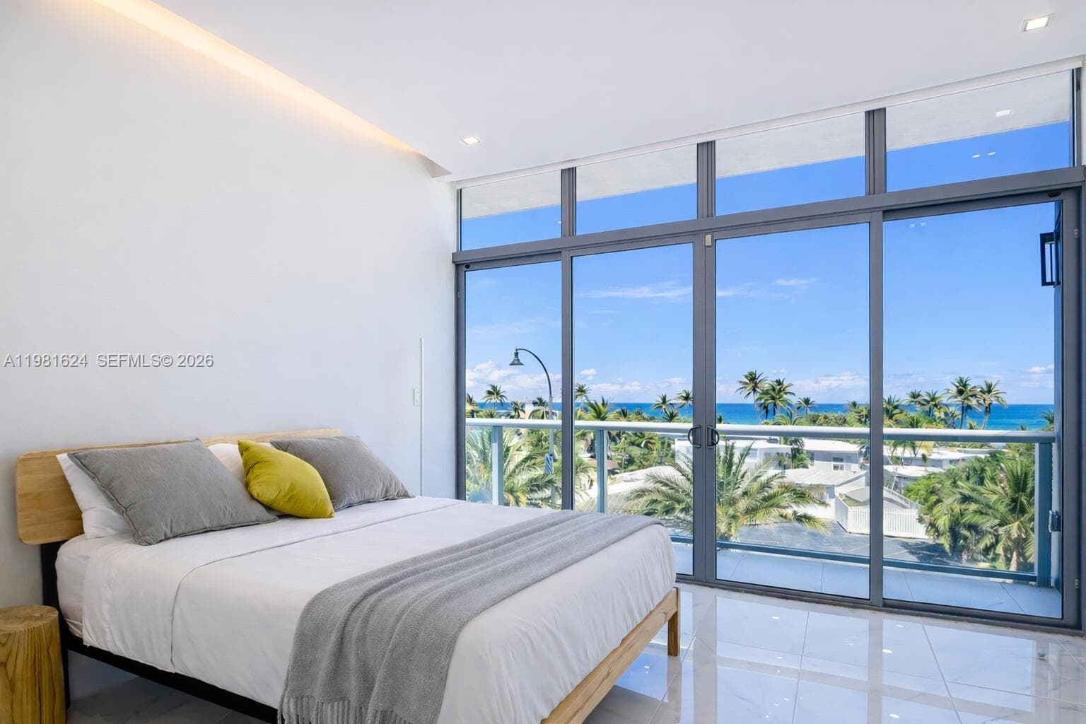 2890 Ocean Dr photo 11