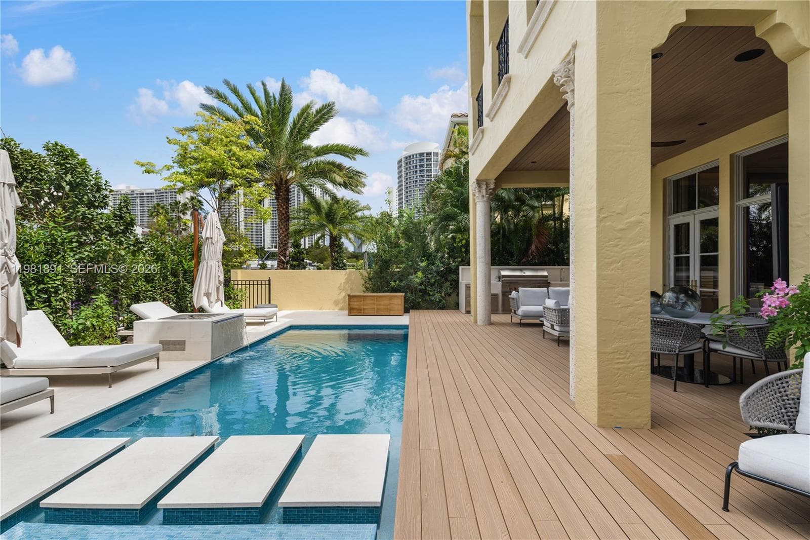 1522 Island Blvd photo 17