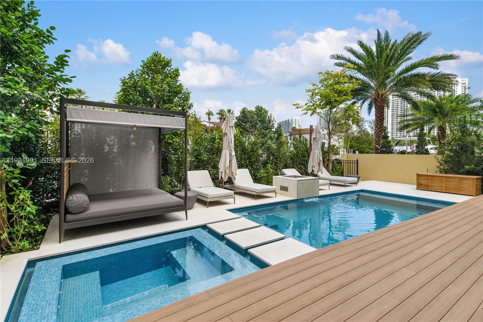 1522 Island Blvd photo 18