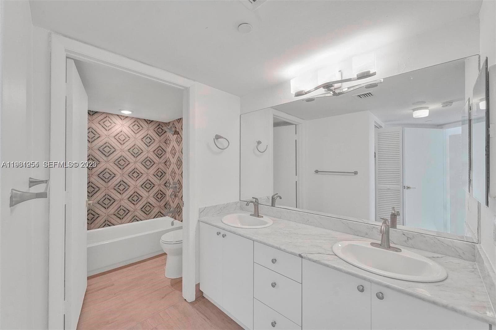 8911 Collins Ave 703 photo 16