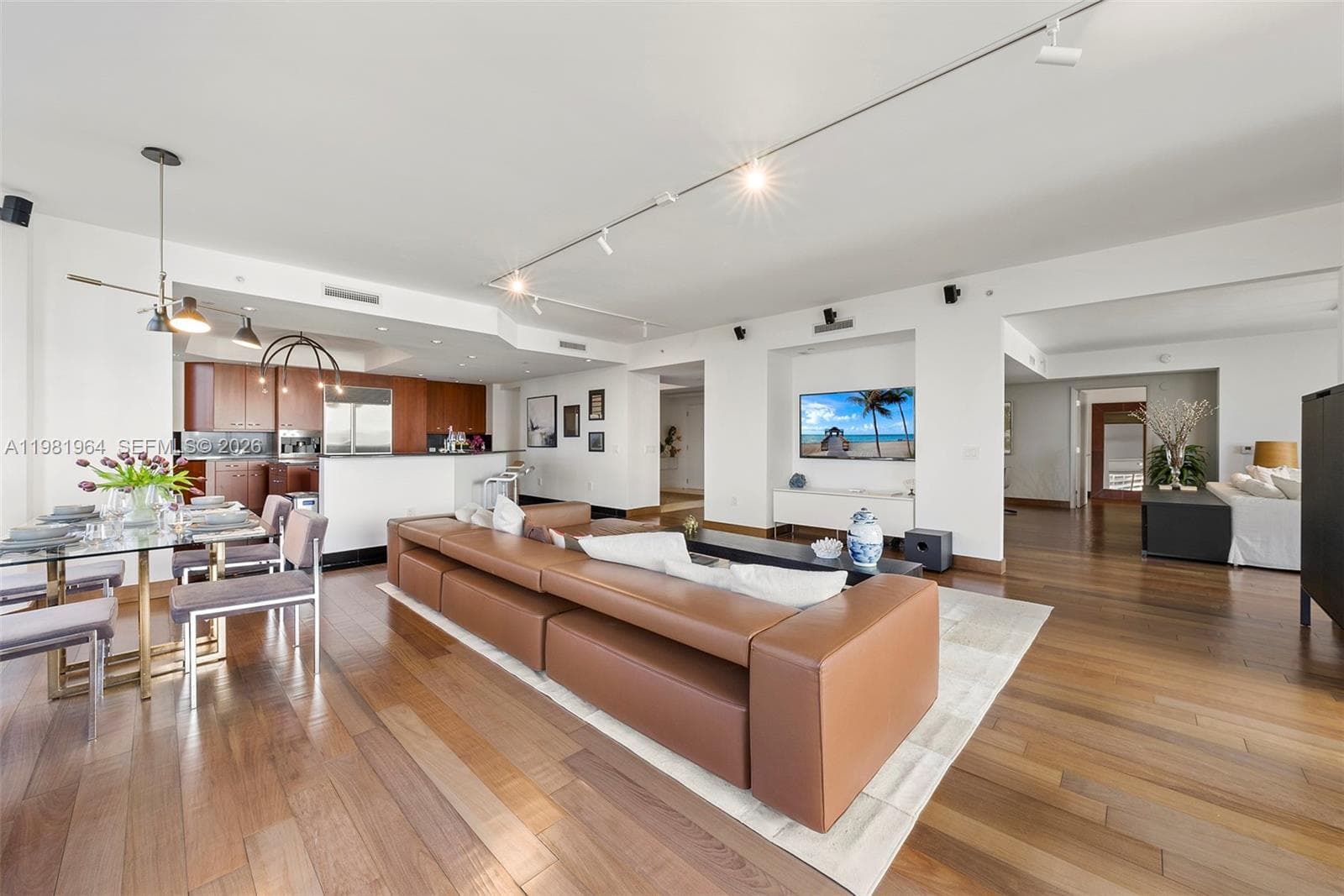 6000 Island Blvd 1208 photo 13