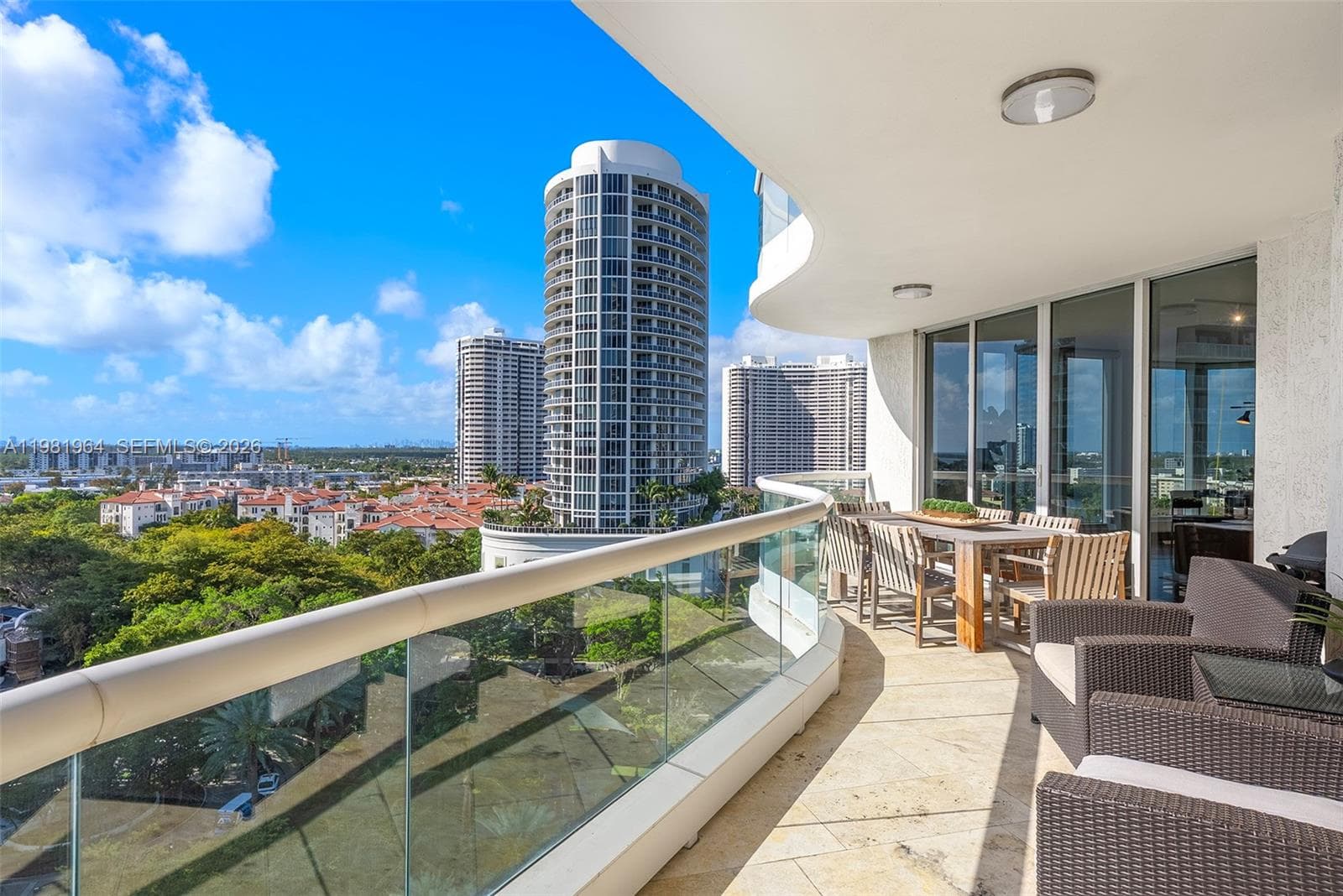 6000 Island Blvd 1208 photo 10