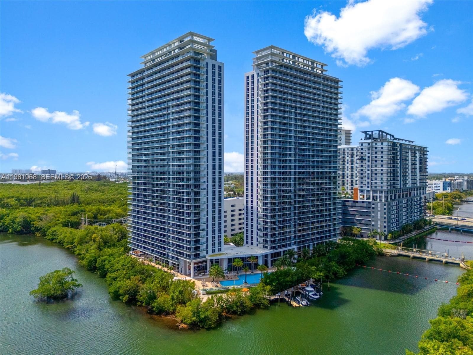 16385 Biscayne Blvd 3201 photo 1