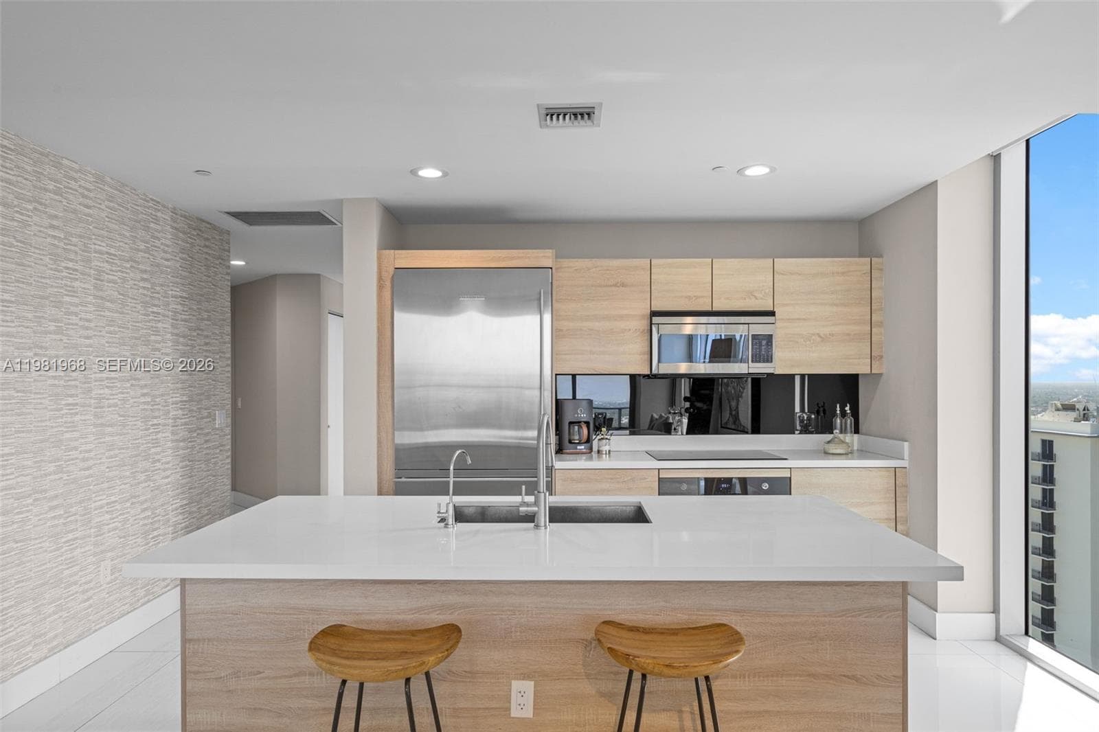 16385 Biscayne Blvd 3201 photo 10