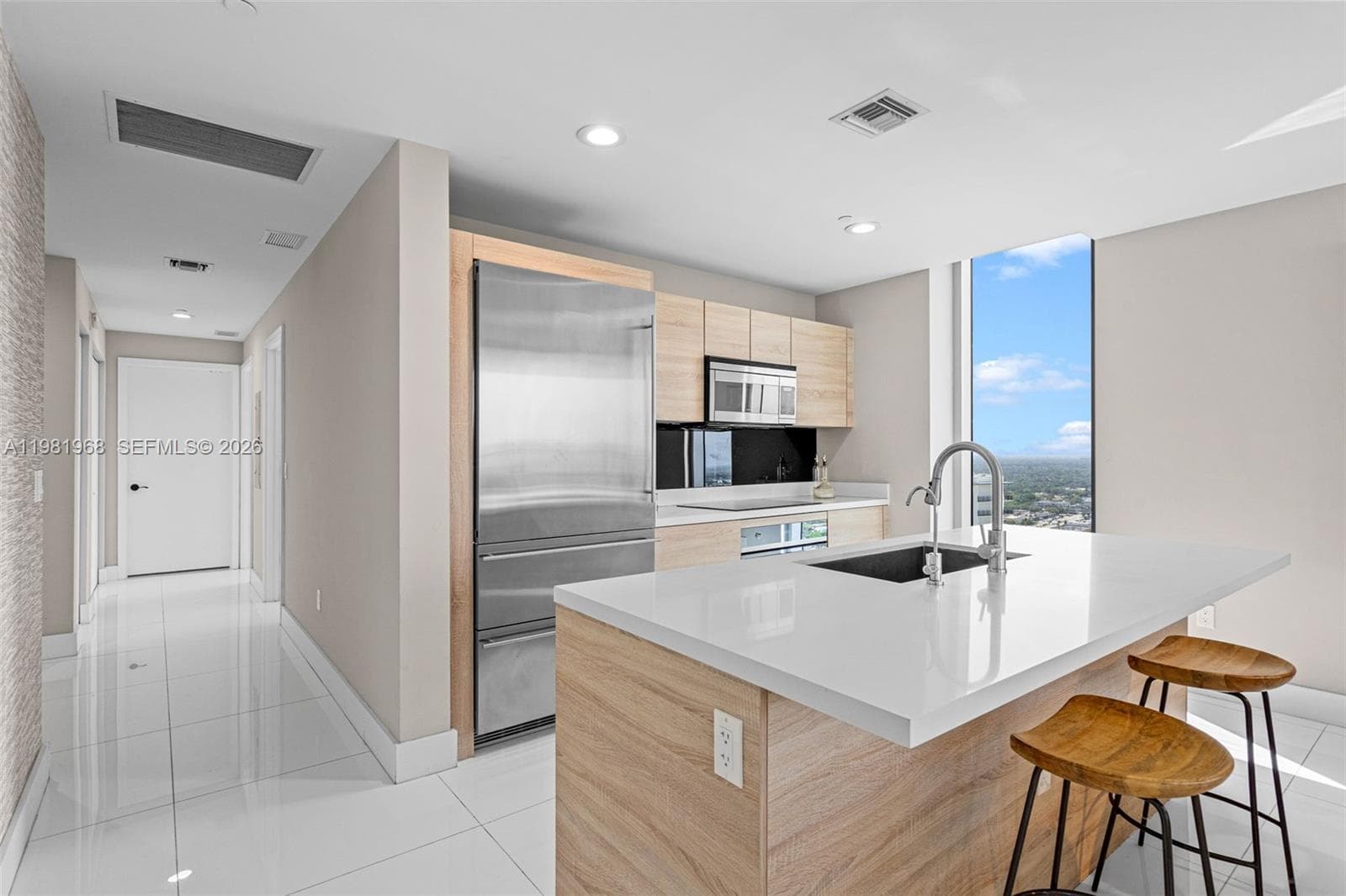16385 Biscayne Blvd 3201 photo 8